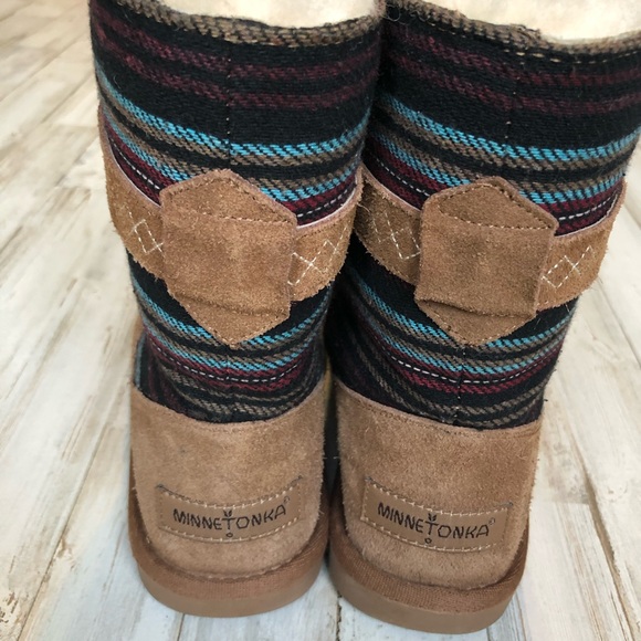 Minnetonka Fairmont Boots - Sheepskin Lined Size 6 - Picture 3 of 7